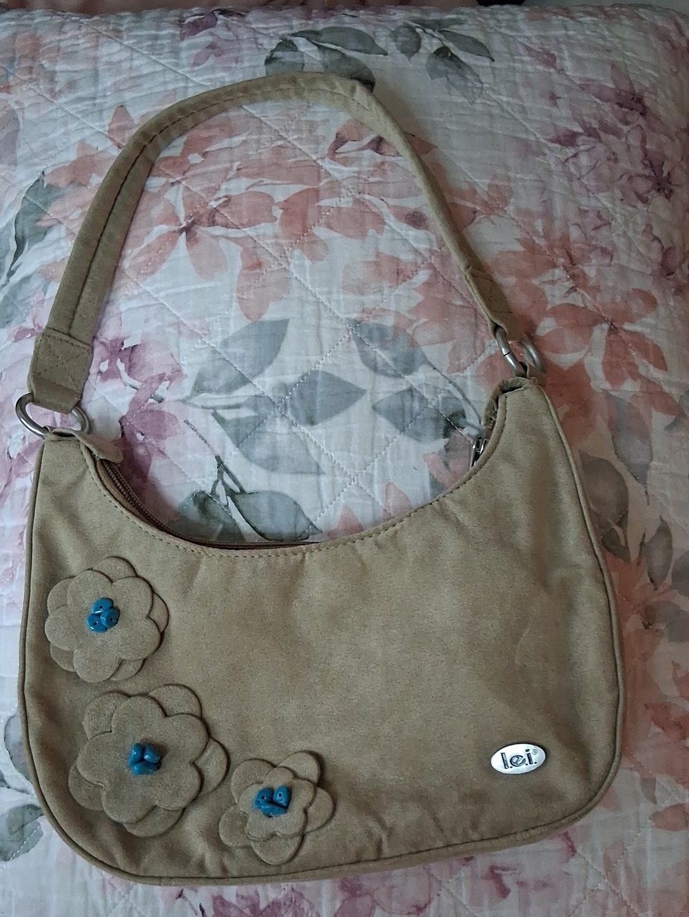 lei(Life Energy Intelligence), Beige Suede Shoulder Bag with Blue Accent Buttons